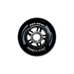 Rueda de patín semiprofesional de goma poliuretano 82A, color negro brillante, con medidas 100 mm y diseño de centro con radios visibles.