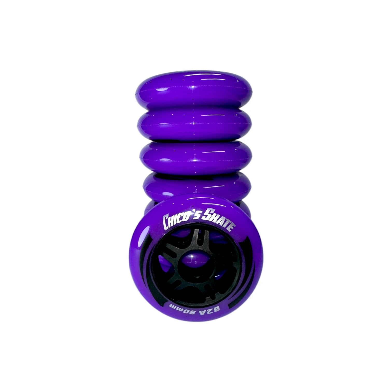 Rueda de patín semiprofesional en color morado brillante, con núcleo negro y textura de goma poliuretano 82A, diseñada para mayor tracción en asfalto rugoso.