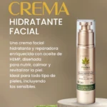 Crema hidratante facial con aceite de HEMP, en presentación de 50 ml, sobre pedestal beige con fondo natural verde.