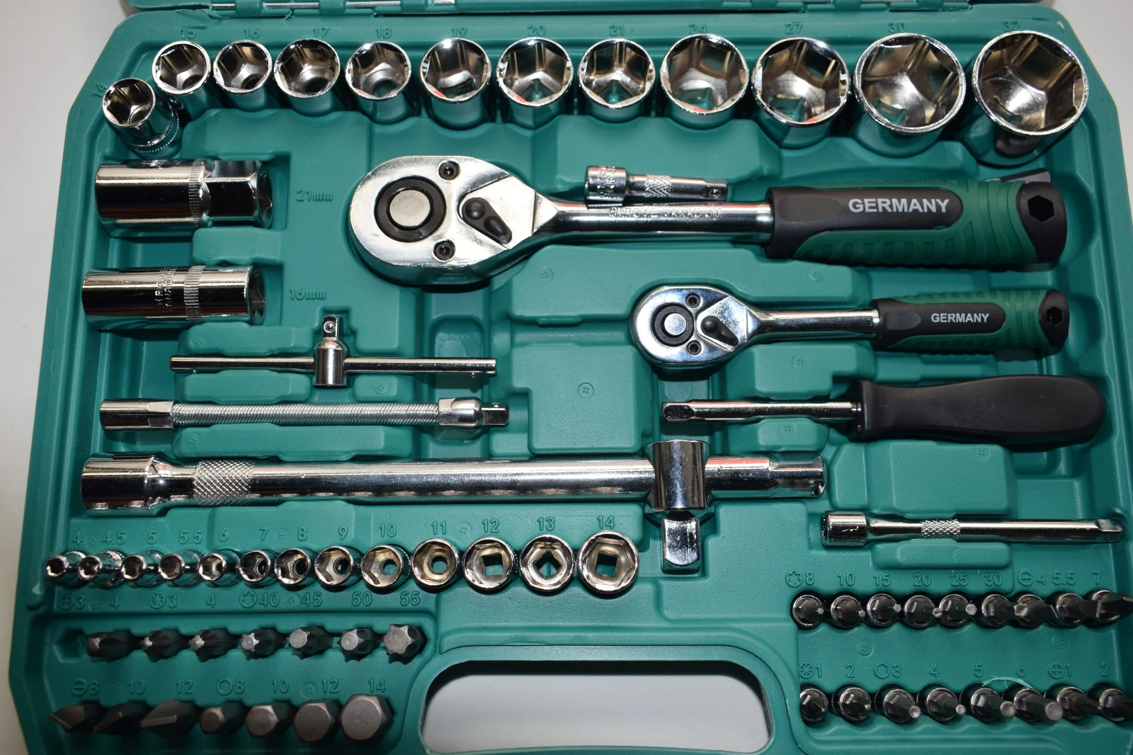 Kit de 82 piezas para reparar tornillos con precisión - Ahorra tiempo en mantenimiento automotriz y bricolaje