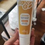 Lumina Exfoliante Despigmentante Gel Corporal - Aclara manchas y unifica el tono de tu piel sin irritación - Imagen 2