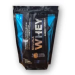 Bolsa de proteína Whey Soluna sabor vainilla, 750 gramos, con camu camu y glutamina, diseño negro y azul brillante.