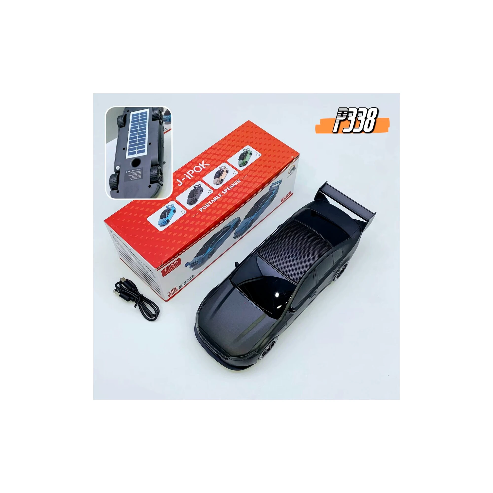 Altavoz P338T negro con diseño de carro deportivo, incluye caja roja, cable de carga y vista trasera con panel solar.