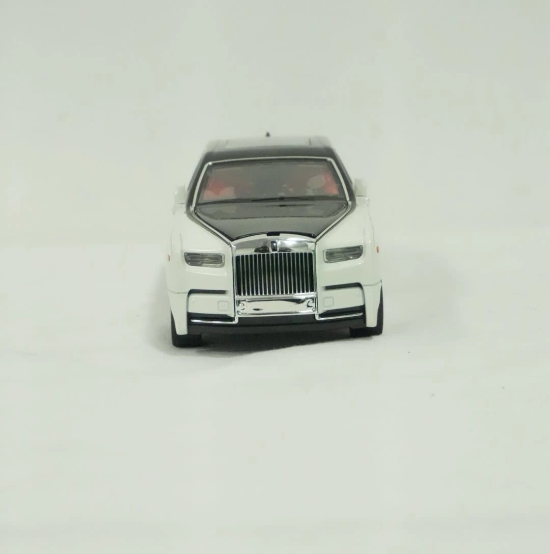 Carrocoleccion 1861-3 Rolls Royce escala 1:6 en metal, vista frontal, color blanco con detalles cromados.
