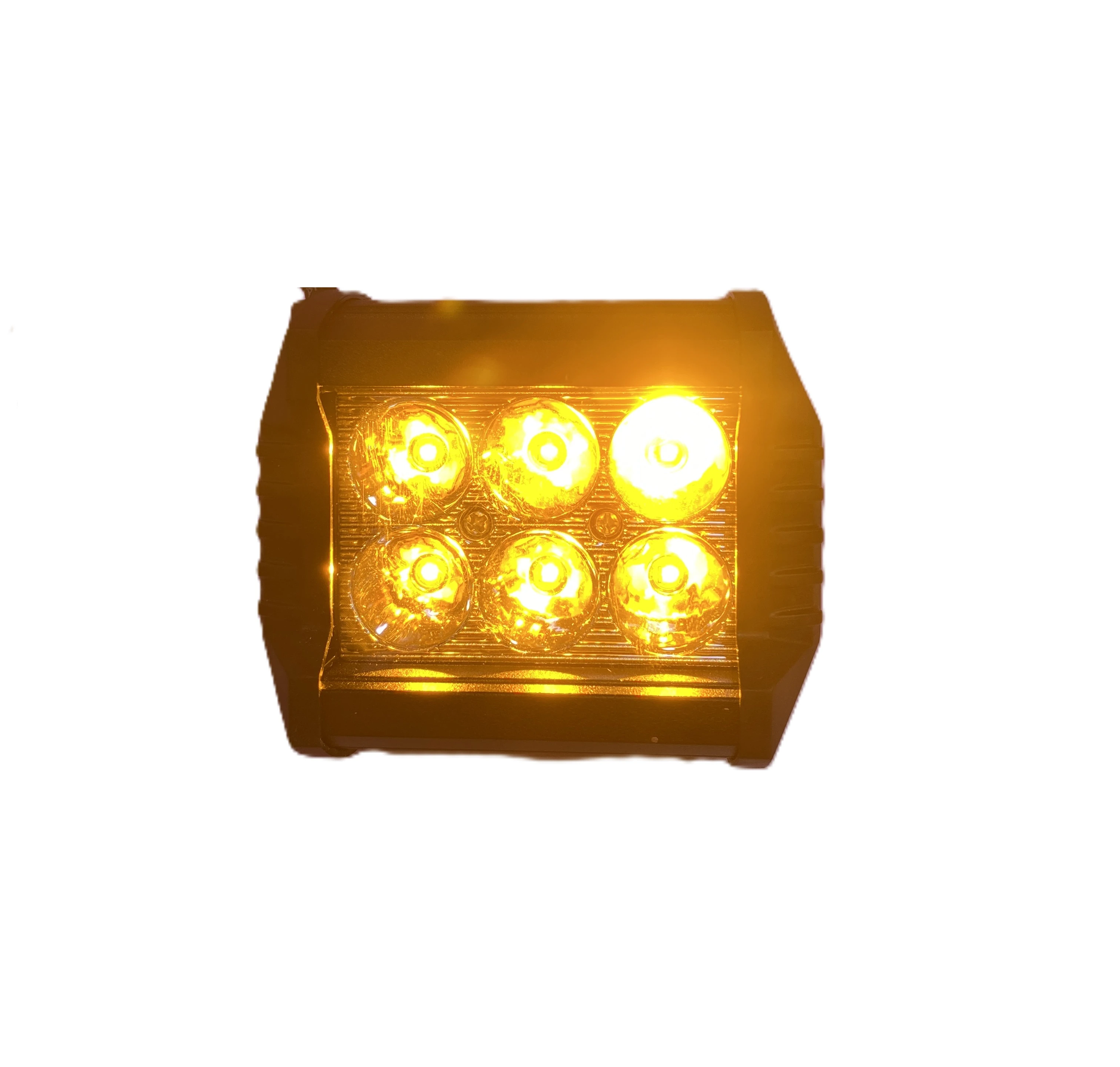 Luz LED amarilla rectangular con seis diodos visibles, encendida, vista frontal sobre fondo blanco.