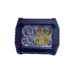 Exploradora rectangular negra con seis diodos LED amarillos y blancos, vista frontal sobre fondo blanco.