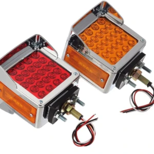 Dos semáforos LED para camiones, uno rojo y otro naranja, con carcasa cromada y luces de barrido, visibilidad y seguridad en carretera.
