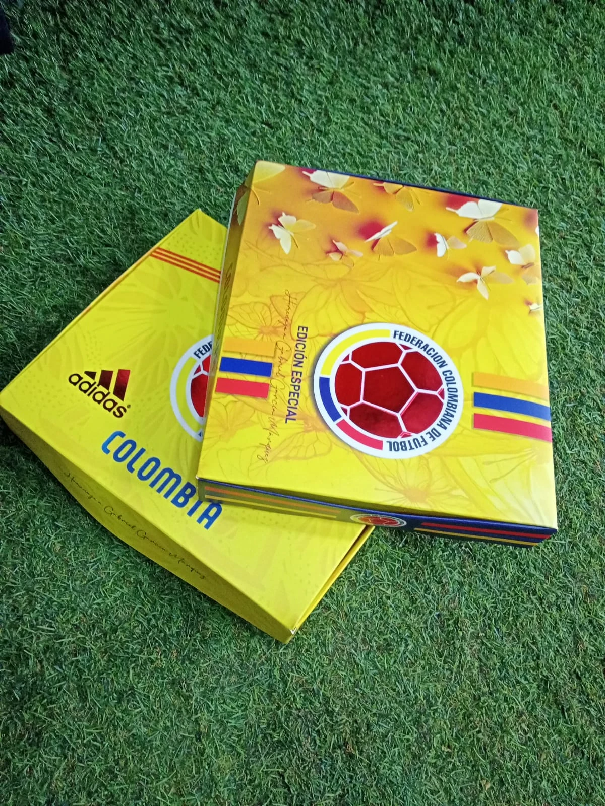 Set x5 Caja de Regalo de Lujo Selección Colombia - Realza la entrega de camisetas