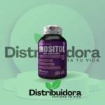 Frasco de suplemento Inositol Intimate Rose con Ashwagandha y vitamina D, 100 cápsulas, sobre base cilíndrica verde con logo de Distribuidora de fondo.