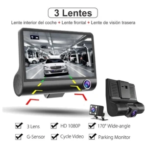 Cámara DVR para automóvil con pantalla integrada, tres lentes y grabación 1080p. Muestra vista frontal, trasera e interior del vehículo.