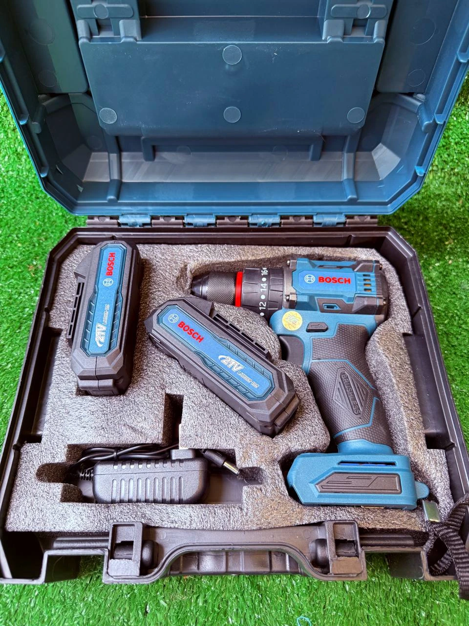 Taladro inalámbrico 12V Bosch de litio con reversibilidad - Permite realizar perforaciones y atornillado sin cables