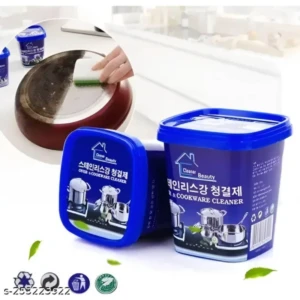 Contenedor azul de Pasta Limpia Ollas Acero Inoxidable 500g, con etiqueta que muestra utensilios de cocina y texto en coreano. Incluye de uso: esponja limpiando sartén sucia.