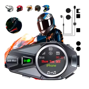 Intercomunicador Q68 Max DT en color negro con pantalla digital, auriculares y accesorios incluidos. Ideal para comunicación entre pilotos en lluvia.
