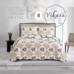 Colcha estampada doble faz de color beige con flores multicolores, modelo Vikasa, para cama doble de 220x240 cm.