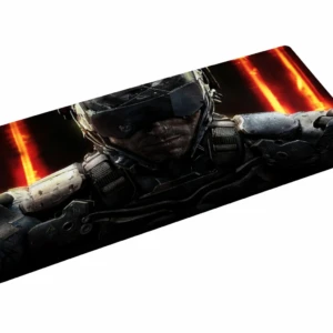 Mousepad gamer XL con diseño de soldado futurista en tonos oscuros y luces rojas, superficie de microfibra antideslizante para escritorio.