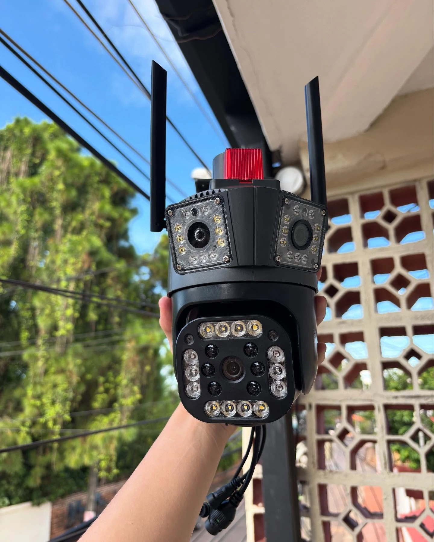Cámara Exterior, 3 Lentes con Alarma 4G