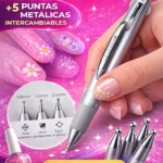 Punzón para decoración de uñas con mango ergonómico plateado y cuatro puntas intercambiables de 0.8, 1.0 y 2.0 mm para diseños florales precisos.