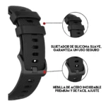 Correa de silicona negra para reloj GT1 con hebilla rápida, detalles de textura y ajuste seguro.