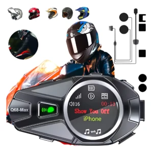 Intercomunicador moto Q68Max en color negro con pantalla LCD, botones laterales y accesorios incluidos para uso en carretera.