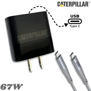 Adaptador de pared Caterpillar negro con enchufe tipo A y cable USB-C plateado, potencia 67W visible en esquina inferior izquierda.