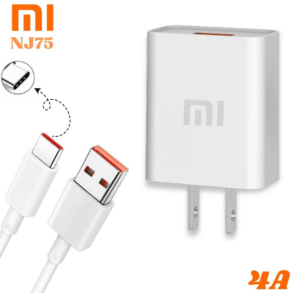 Cargador USB-C blanco de 4A con cable integrado, enchufe tipo A y conector USB-C visible, marca Xiaomi.