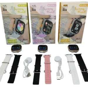 Tres cajas del reloj inteligente KR Ultra 49 mm con pantalla de 2.1 pulgadas, mostrando variantes de color y accesorios incluidos: correa blanca, negra y rosa, junto con cargador y cable USB.