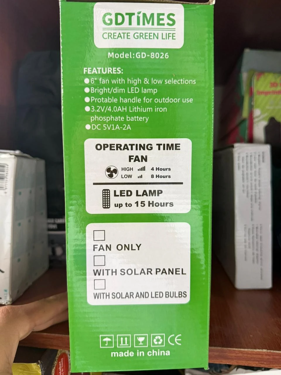 Ventilador Portátil Solar con Luz LED - Refresca tu espacio al instante sin necesidad de enchufes