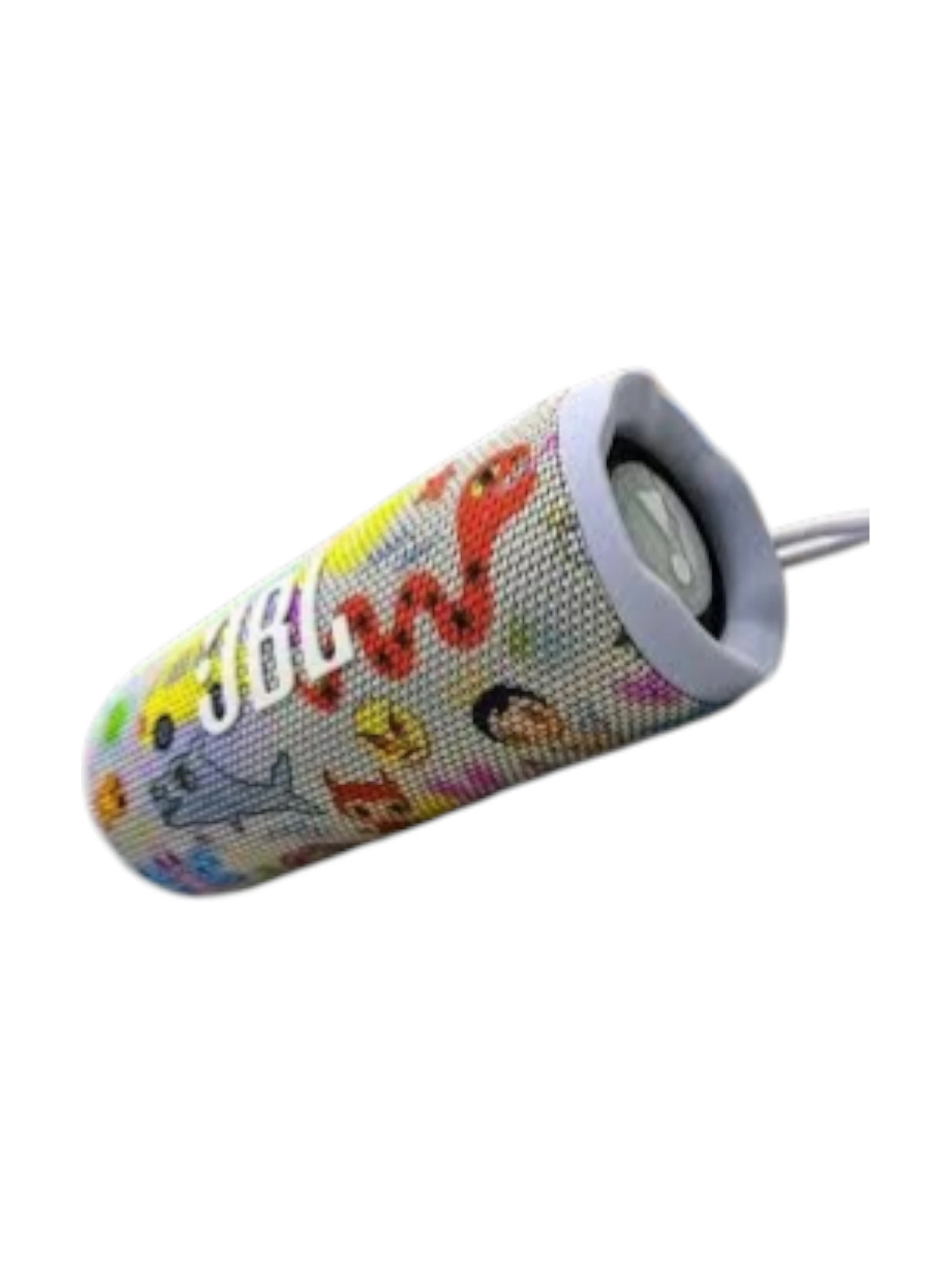 Parlante Flip6 Karol G con diseño exclusivo de estampado multicolor, acabado texturizado y cable visible.