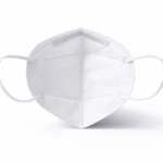 Mascarilla KN95 blanca con ajuste ergonómico y bandas elásticas, vista frontal sobre fondo blanco.