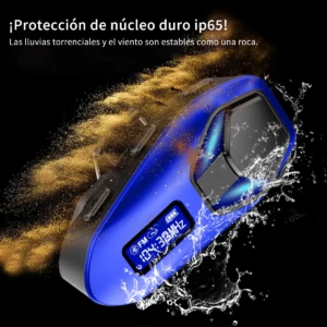 Intercomunicador K13 en color azul, con pantalla digital visible y protección contra agua y polvo, mostrando resistencia a lluvia y viento.