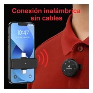 Micrófono de solapa inalámbrico Neepho NP-57 en color negro, conectado a un iPhone mediante adaptador Lightning. Se muestra fijado a la solapa de una camisa roja, con señal de transmisión inalámbrica visible.