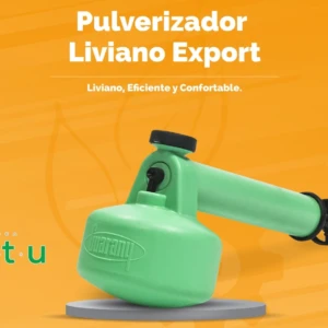 Pulverizadora Export X370 en resina verde, vista lateral sobre fondo naranja. Diseño ergonómico con mango negro y boquilla ajustable. Ideal para aplicación de químicos agrícolas.