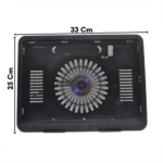 Base refrigerante WPC400 en color negro, vista frontal con ventilador central encendido y rejilla metálica. Mide 33 cm de ancho por 25 cm de alto.