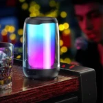 Parlante Remax Bluetooth con luces LED sincronizadas - Disfruta de ambiente festivo y sonido potente