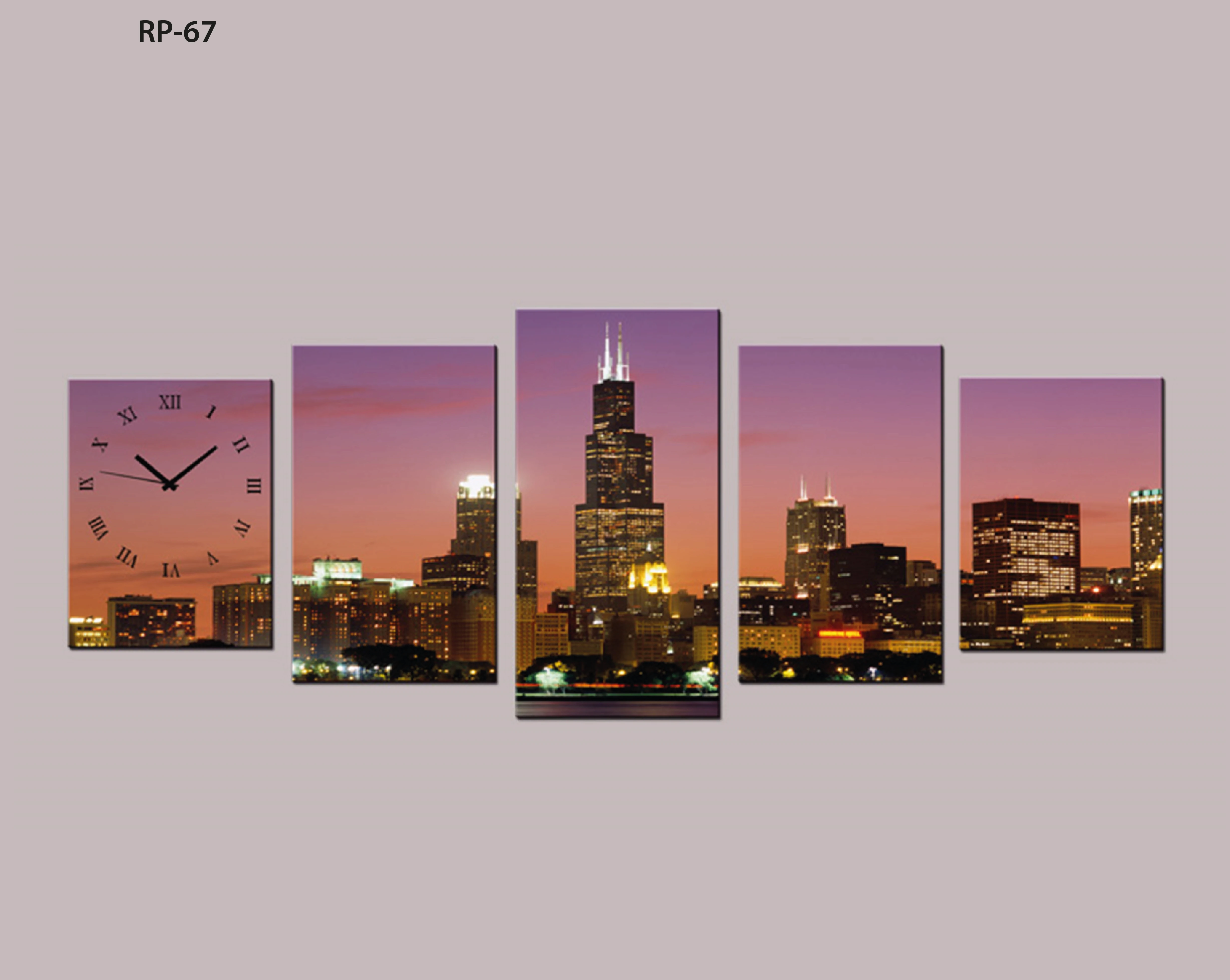 Reloj pared políptico de cinco paneles con vista nocturna de Chicago, incluyendo esfera con números romanos en el primer panel.