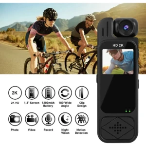 Grabadora deportiva Backclip en negro con pantalla táctil de 1.3 pulgadas, cámara frontal y trasera, visión nocturna y diseño compacto para ciclismo o seguridad.