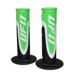 Grips UFO Control Tech para motocross en verde neón y negro, con textura antideslizante y base circular, mostrados desde ángulo frontal.