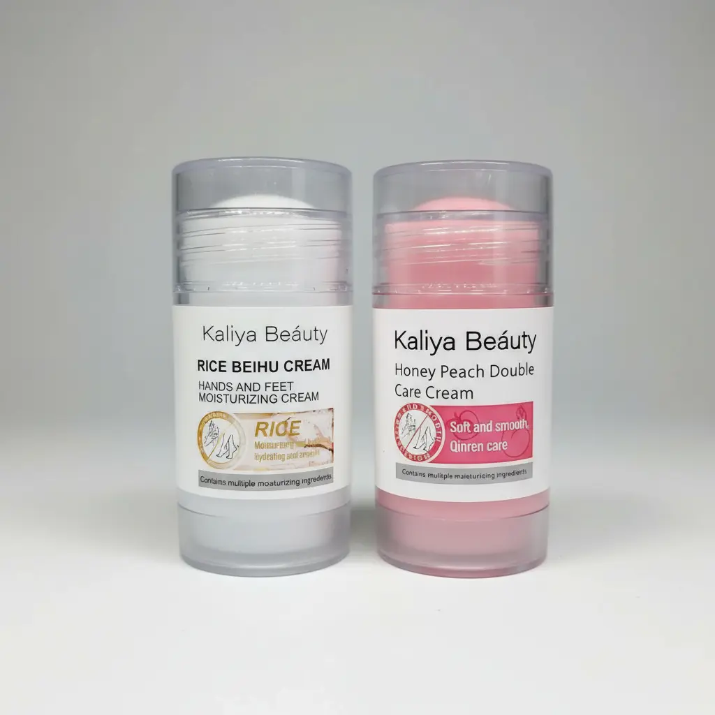 Dos cremas hidratantes en presentación tipo stick, una blanca con extracto de arroz para manos y pies, y otra rosa con durazno para cuidado corporal.