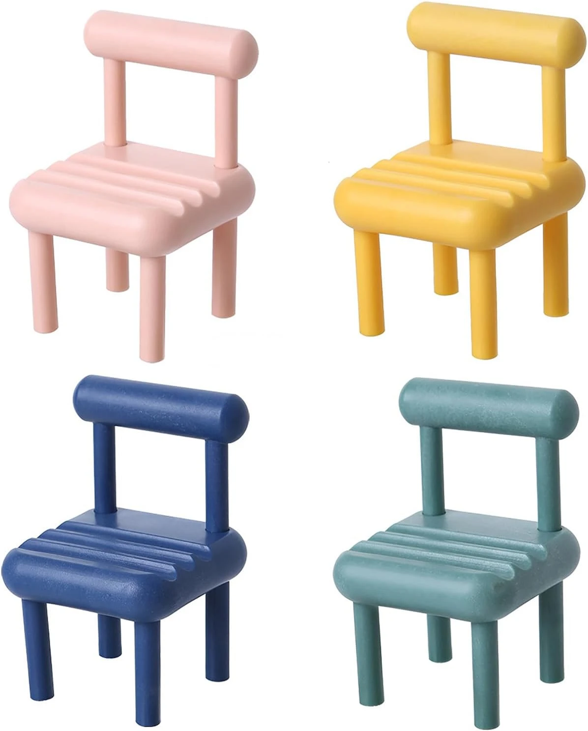 Cuatro sillas de diseño minimalista en colores rosa, amarillo, azul y verde, con respaldo y asiento acolchados, ideales para decoración o uso funcional en espacios pequeños.