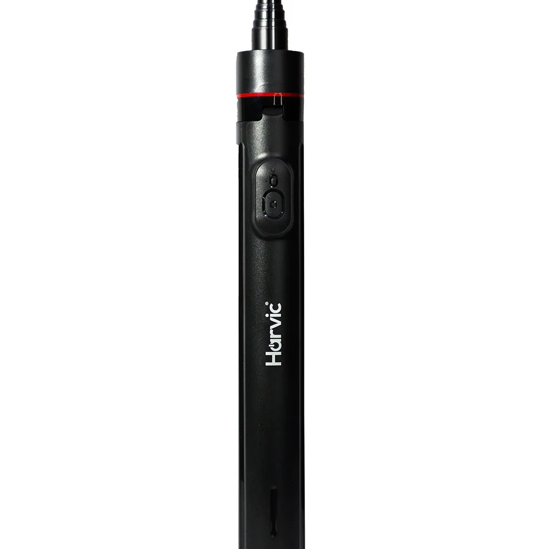 Trípode Harvic 3 en 1 con batería, color negro, vista frontal mostrando botón de encendido y logotipo.