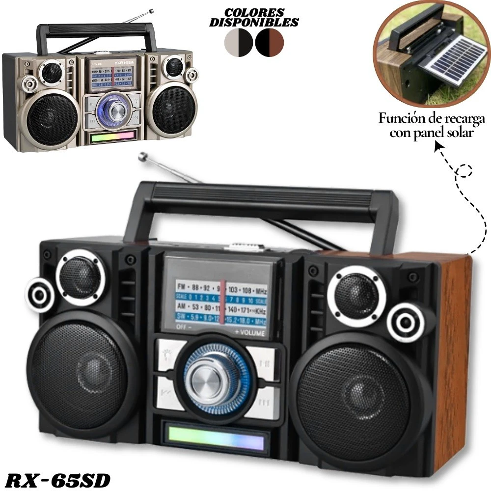 Radio parlante retro RX-65SD en color negro con detalles en madera, panel solar visible y antena telescópica extendida.