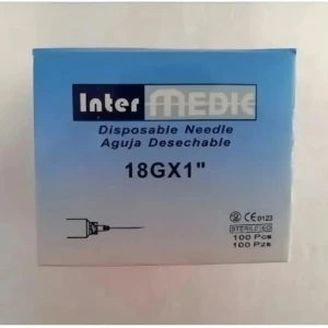 Caja de 100 agujas desechables esterilizadas Intermedic, modelo 18GX1", con de aguja y detalles de certificación CE visibles en empaque azul claro.