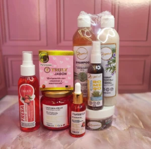 Kit Facial y Corporal de Fresa con Romero - Nutre la piel y restaura la frescura