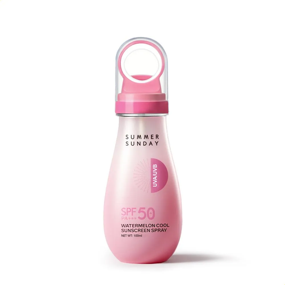 Botella rosa de spray protector solar SPF 50 PA+++ de Summer Sunday, con diseño ergonómico y tapa de aplicación práctica.