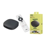 Dispositivo de streaming Onn Google TV 4K en color negro, acompañado de su control remoto blanco y su caja de presentación amarilla.