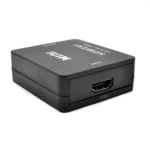 Caja convertidora HDMI a RCA negra, vista frontal con puerto HDMI visible y etiqueta de entrada. Diseñada para conectar consolas modernas a televisores analógicos.