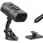 Calefactor eléctrico negro para auto con base de ventosa, cable de alimentación y adaptador de encendedor, diseñado para descongelar cristales y calentar el interior.