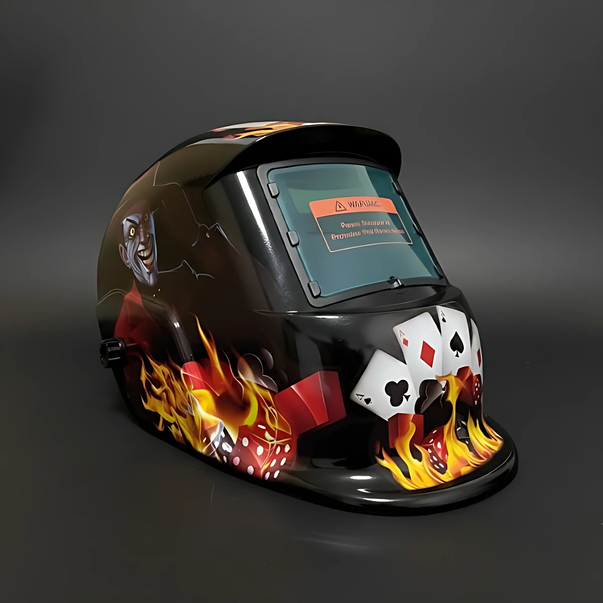 Caretas de soldadura con visor autooscurecible, diseño negro con estampado de fuego, cartas de póker y dados, ángulo lateral.