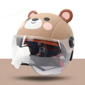 Casco infantil de diseño oso marrón con visera transparente y orejas decorativas, ideal para niños pequeños.