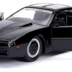 Réplica en escala 1:32 del carro de Knight Rider, color negro brillante con puertas abiertas, detalles en interior y llantas blancas.